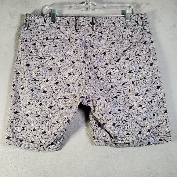 Tommy Bahama Shorts Mens 36 Gray Black Geometric Print Stretch Preppy Golf Chino - Picture 2 of 8